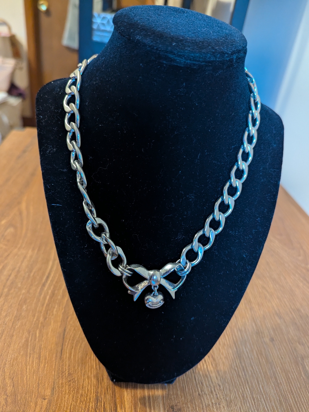 Juicy Couture Silver Bow Charm Link Necklace